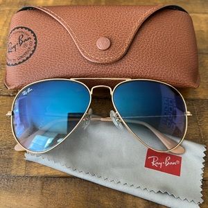 Ray-Ban Gradient Aviators RB3025
